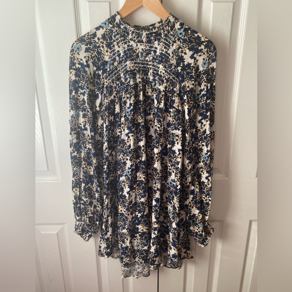 🆕 free people Flowers in Her Hair Blue Cream Floral Cottagecore Tunic Top SZ M